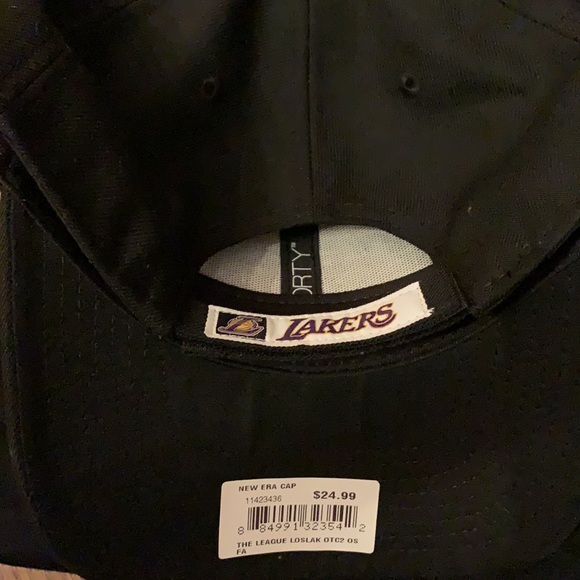 NWT LAKERS Hat and T-Shirt - Picture 2 of 5